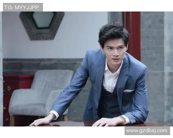 足球明星华丽转身走T台展现时尚魅力与运动精神的完美结合