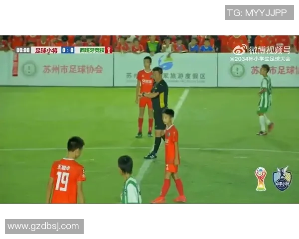 新疆足球明星帅气视频展现青春风采与拼搏精神的精彩瞬间